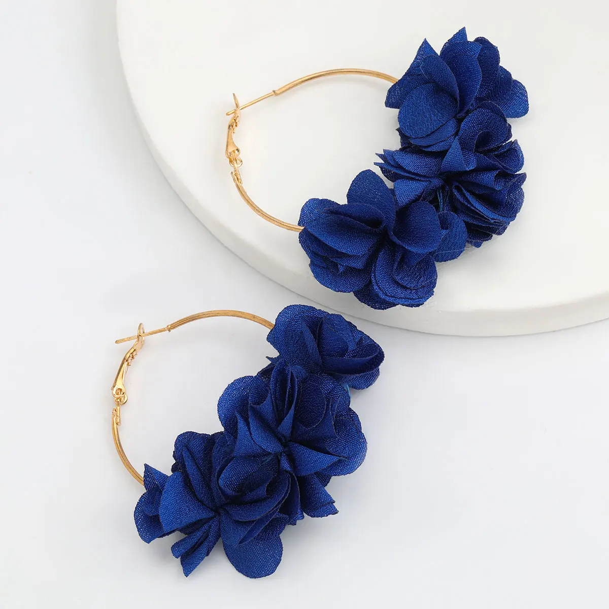 

pauli manfi 2020 Fashion new metal fabric flower petal drop earrings women's sexy elegant casual jewelry accessories