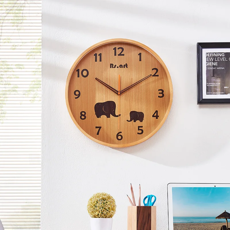 Настенные часы с рамкой из массива дерева простые домашние в скандинавском стиле