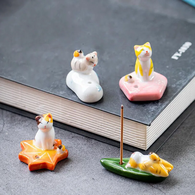 4pcs/set Japanese Style Cartoon Cat Incense Holder Ceramic Aroma Burner Incense Rack Cute Office Ornaments Home Decor