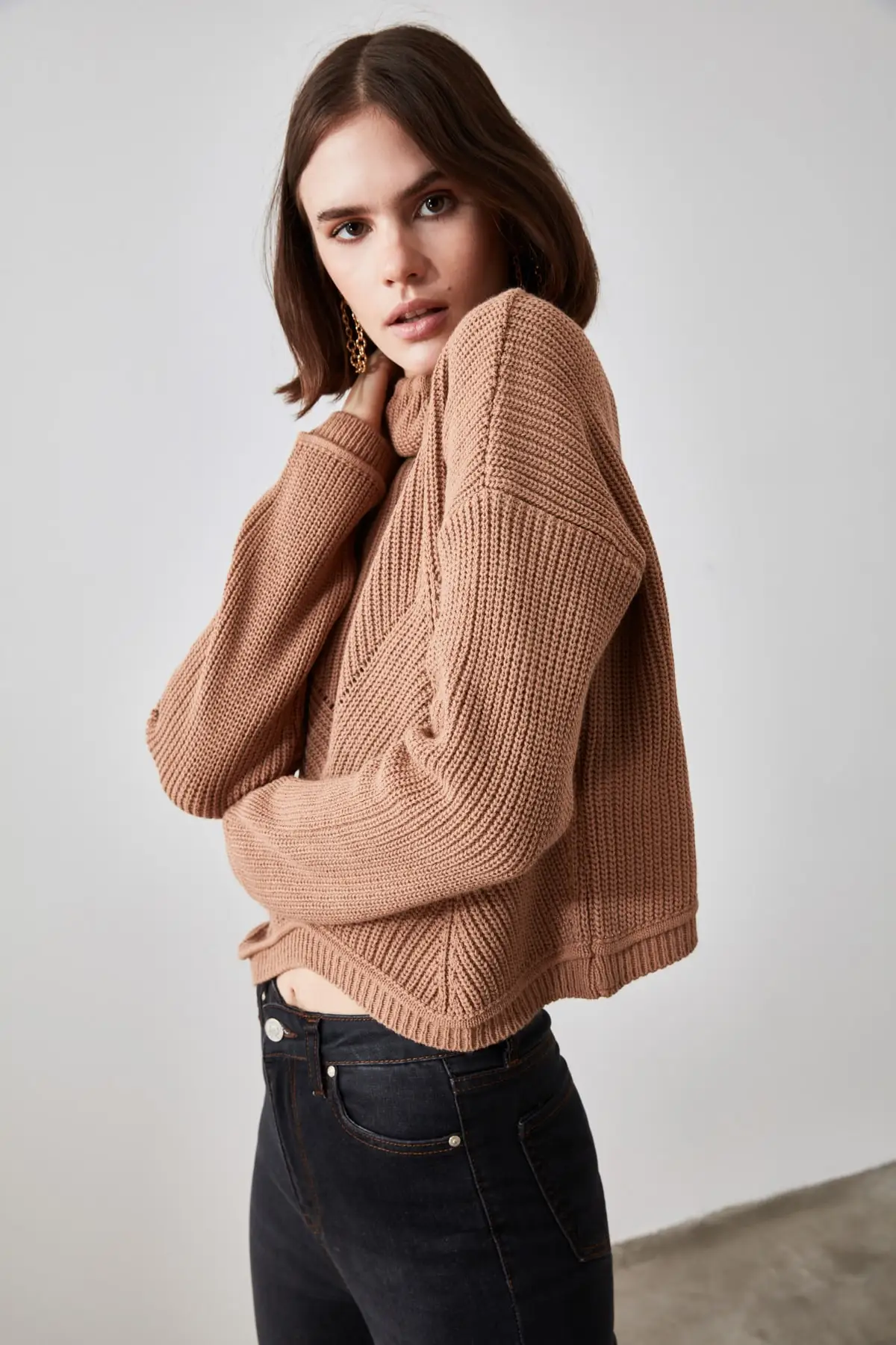 

Trendyol Upright Collar Knitwear Sweater TWOAW21KZ1642
