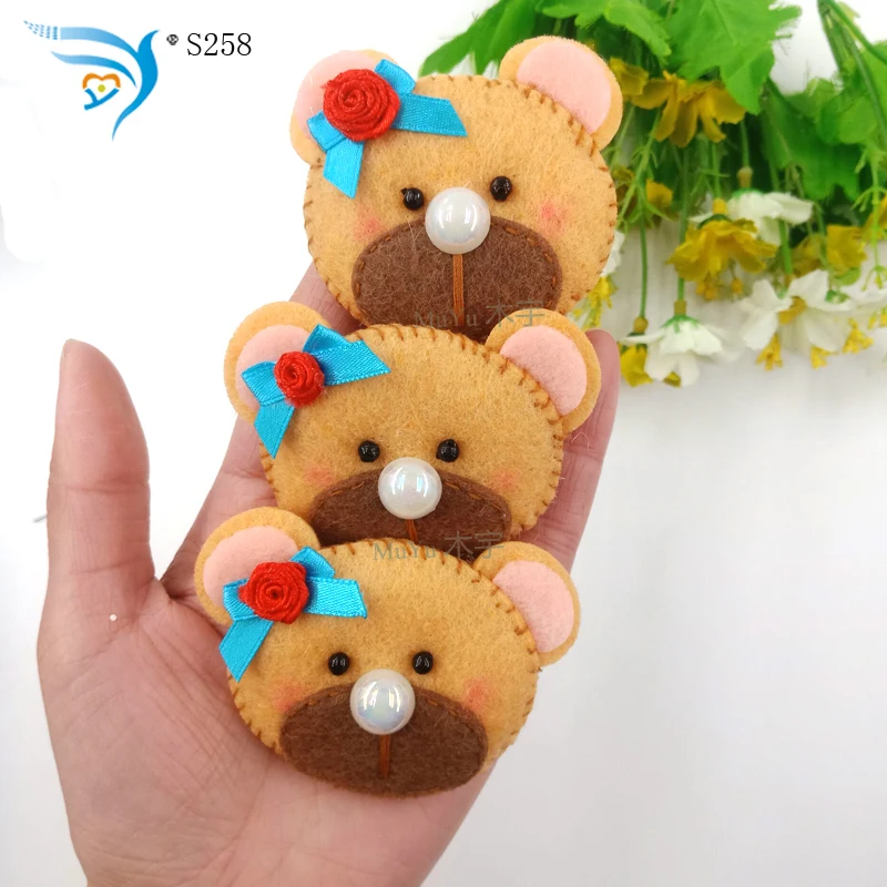 

Little bear head cut sky steel-cutting die compatible with most machines Hand-made accessories wooden die