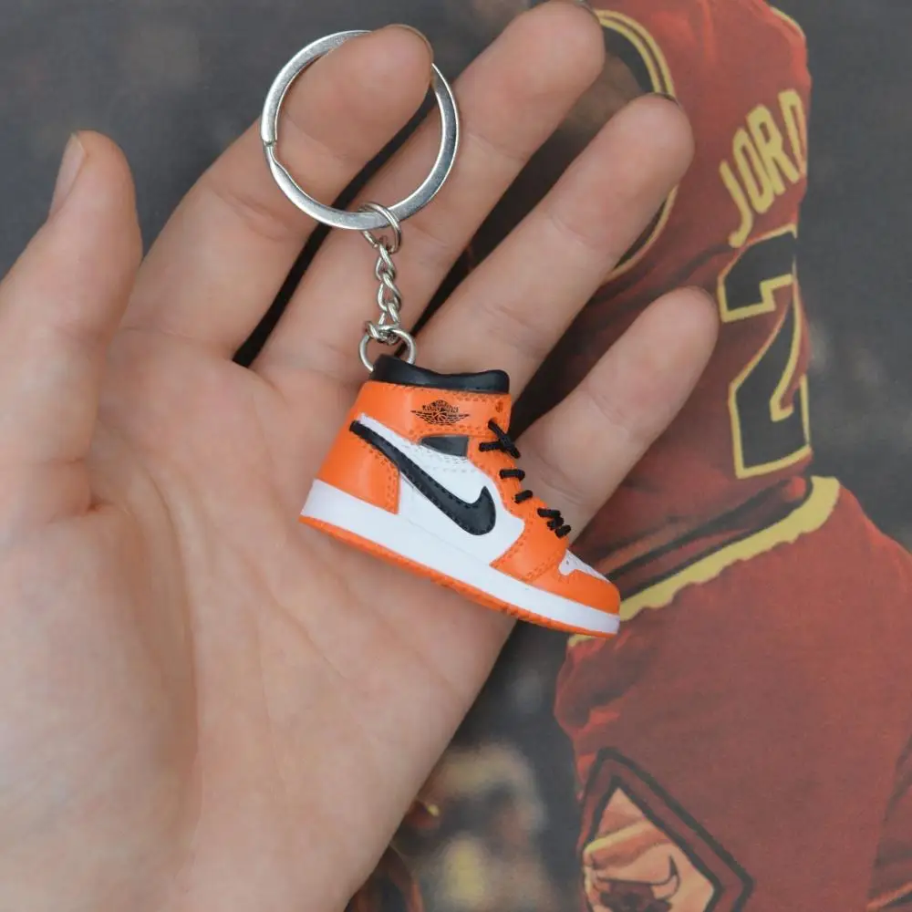 one shoe keychain Дропшиппинг aj1 offwhite Chicago Unc брелок в виде кроссовка Air Jordan 1 3D мини-кроссовки, закрытая спортивная обувь брелок в виде кроссовка s - Цвет: one shoe keychain
