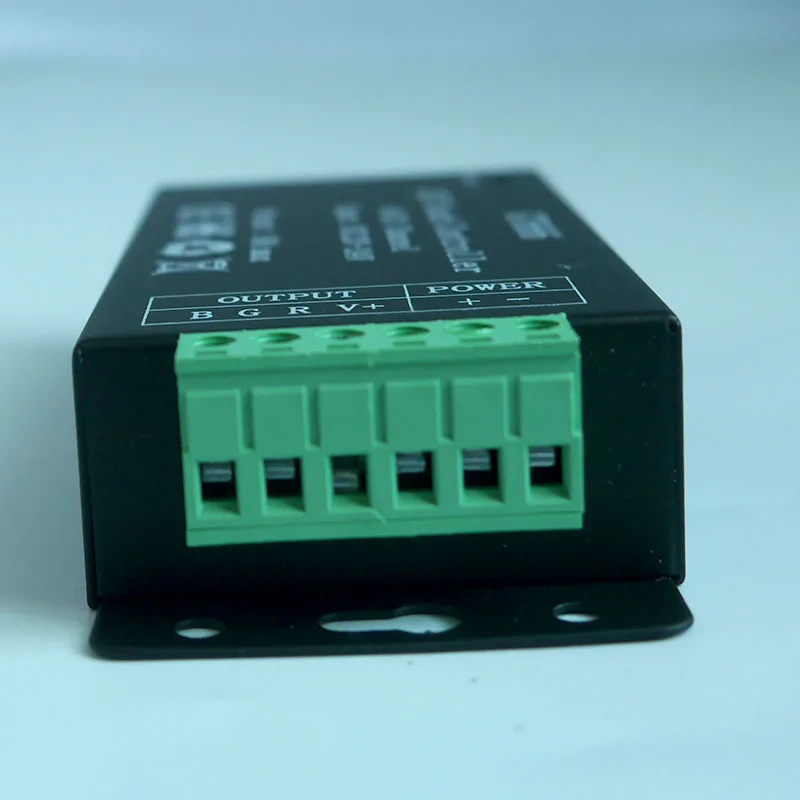 Оптовая продажа 1 шт. DC12 24V 6Ax3channel Max 18A RGB контроллер GT666 сенсорный светодиодный