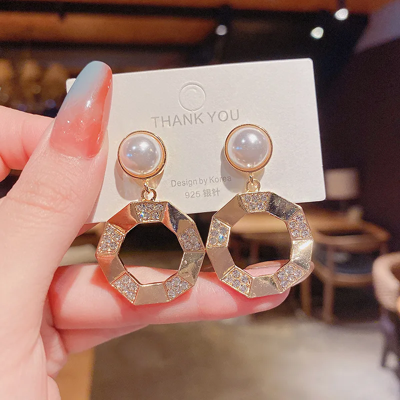 

2021 New Trend Vintage Circle Diamonds Pendant Earrings for Women Exquisite Shiny Korean Jewellery Unusual Fashion