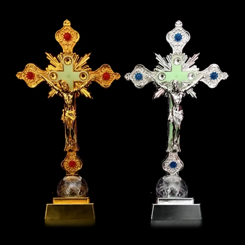 

Церковные реликсы, фигурки, светильник, распятие, Иисус Христа на подставке, лампа, крест, католическая деталь