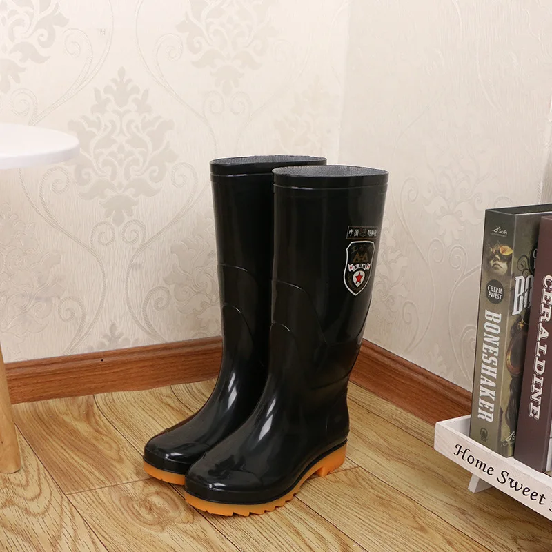 

Rain Boots Women's Fashion Non-Slip Outer Warm And Cotton Velvet Water Short Tube Kitchen Work Shoes Wear-Resistant Low Overshoe