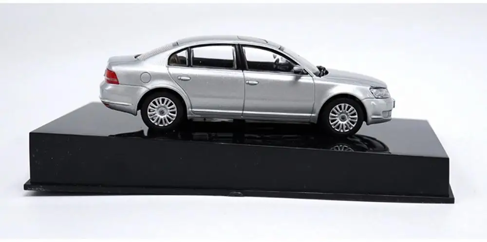 1/43 VW Volkswagen PASSAT V6 B5.5 Серебряный литый автомобиль модель игрушки коллекция |