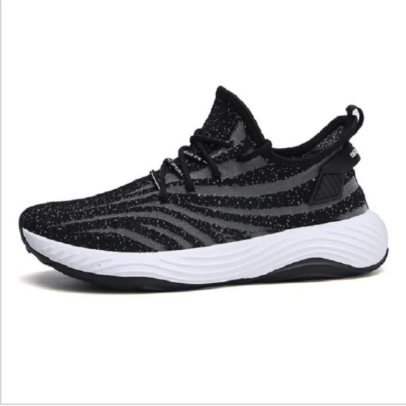 

New summer men's shoes breathable running trend men outdoor tennis durable school sports shoes white black Big yards