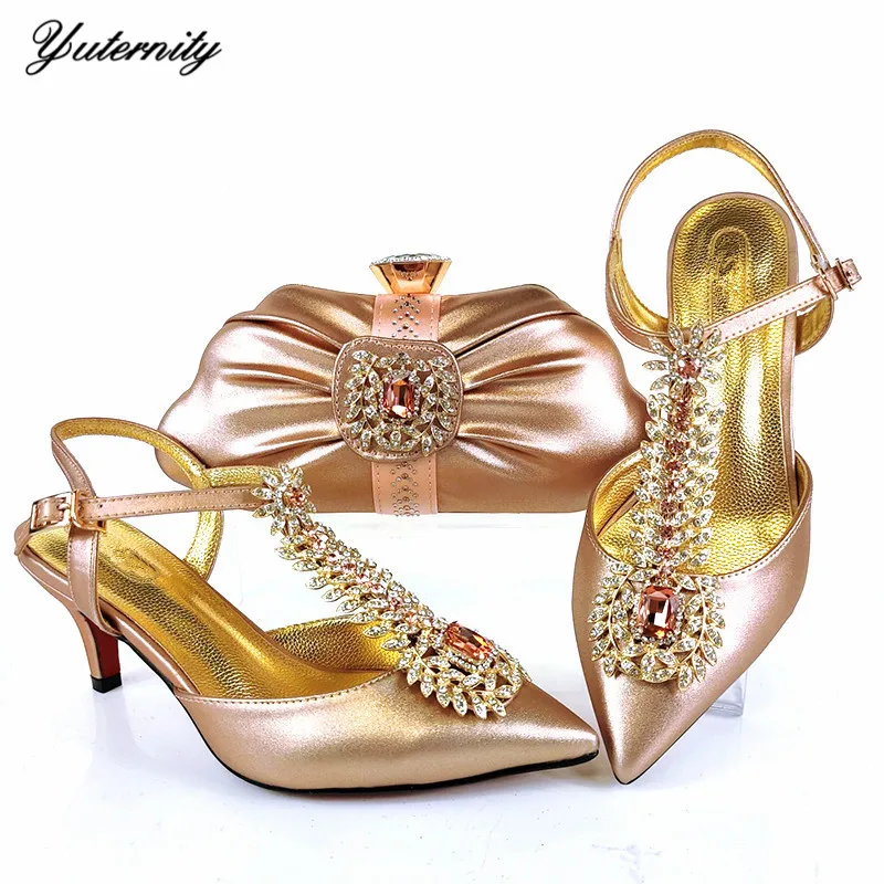 

New Arrival African Ladies Pointed Toe Shoes And Bag To Match Set Nigerian Summer High Heels 7CM Shoes And Purse Set For Party