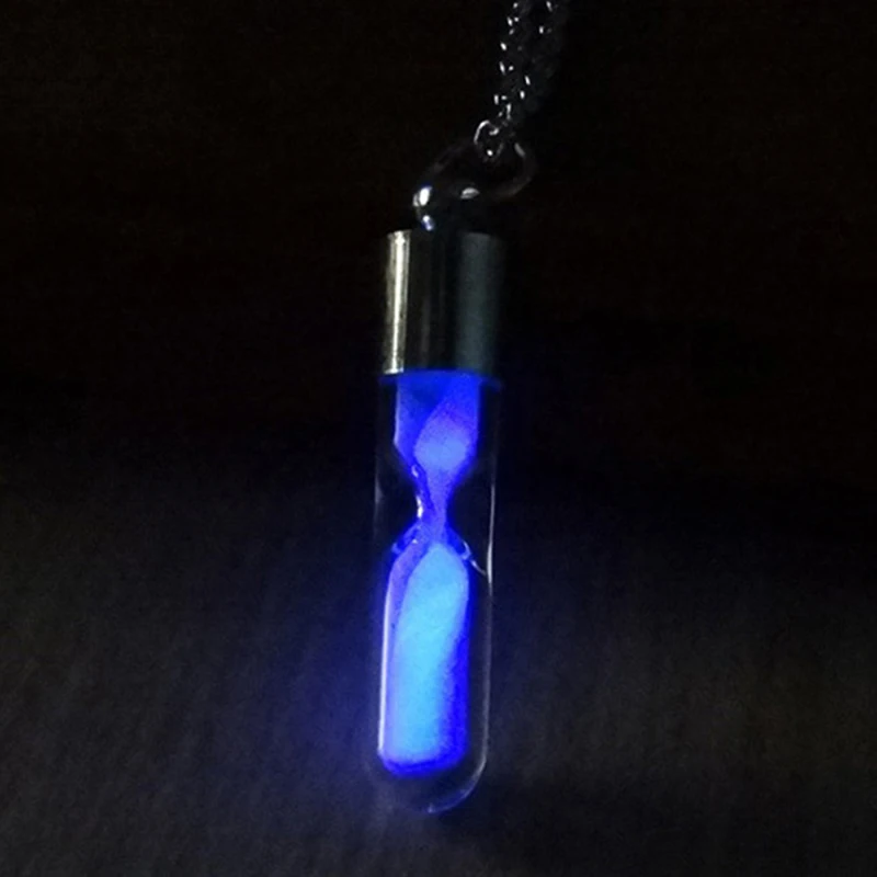 

2021 Fashion Glass Hourglass Luminous Pendant Necklace Glow In The Dark Jewelry Women Halloween Gifts