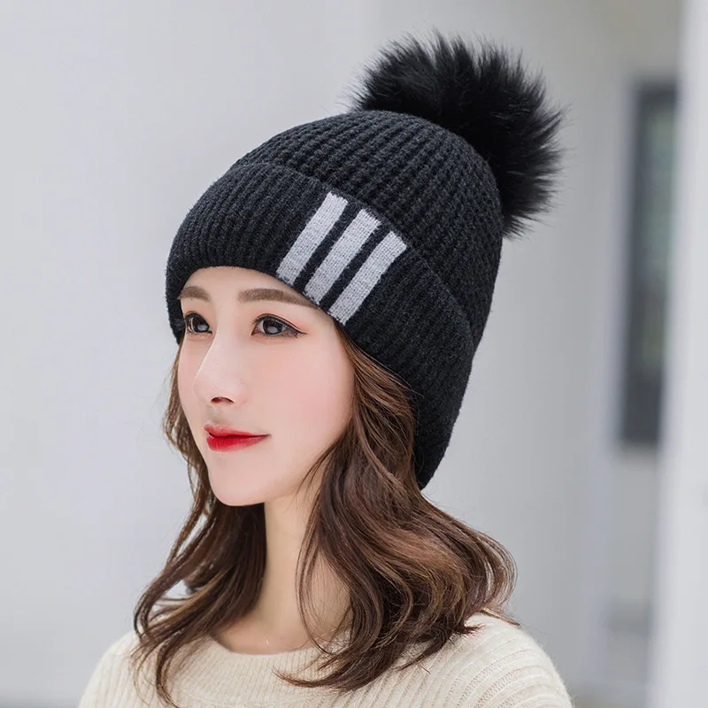 Зимняя шапка из натурального меха енота с помпоном женский элегантный шерстяной