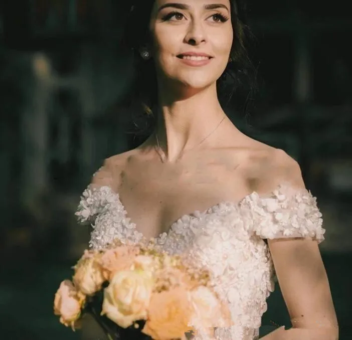 Свадебные платья принцессы собор со шлейфом 2020 с открытыми плечами Бабочка 3D