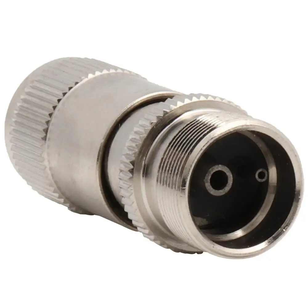 2 отверстия для адаптера переменного тока/муфта используется того чтобы изменить