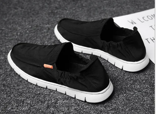 

2551- new men's shoes,