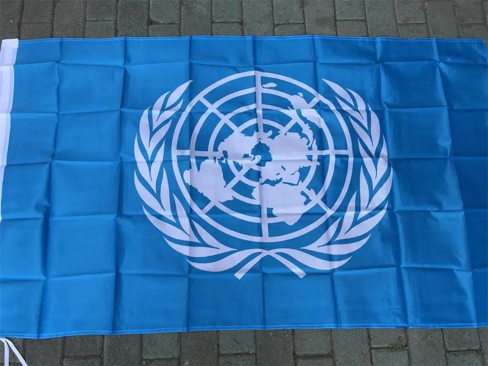 Флаг Организации Объединенных Наций 90 * 150 см ручной махающий флаг с национальностью всех стран на столе.