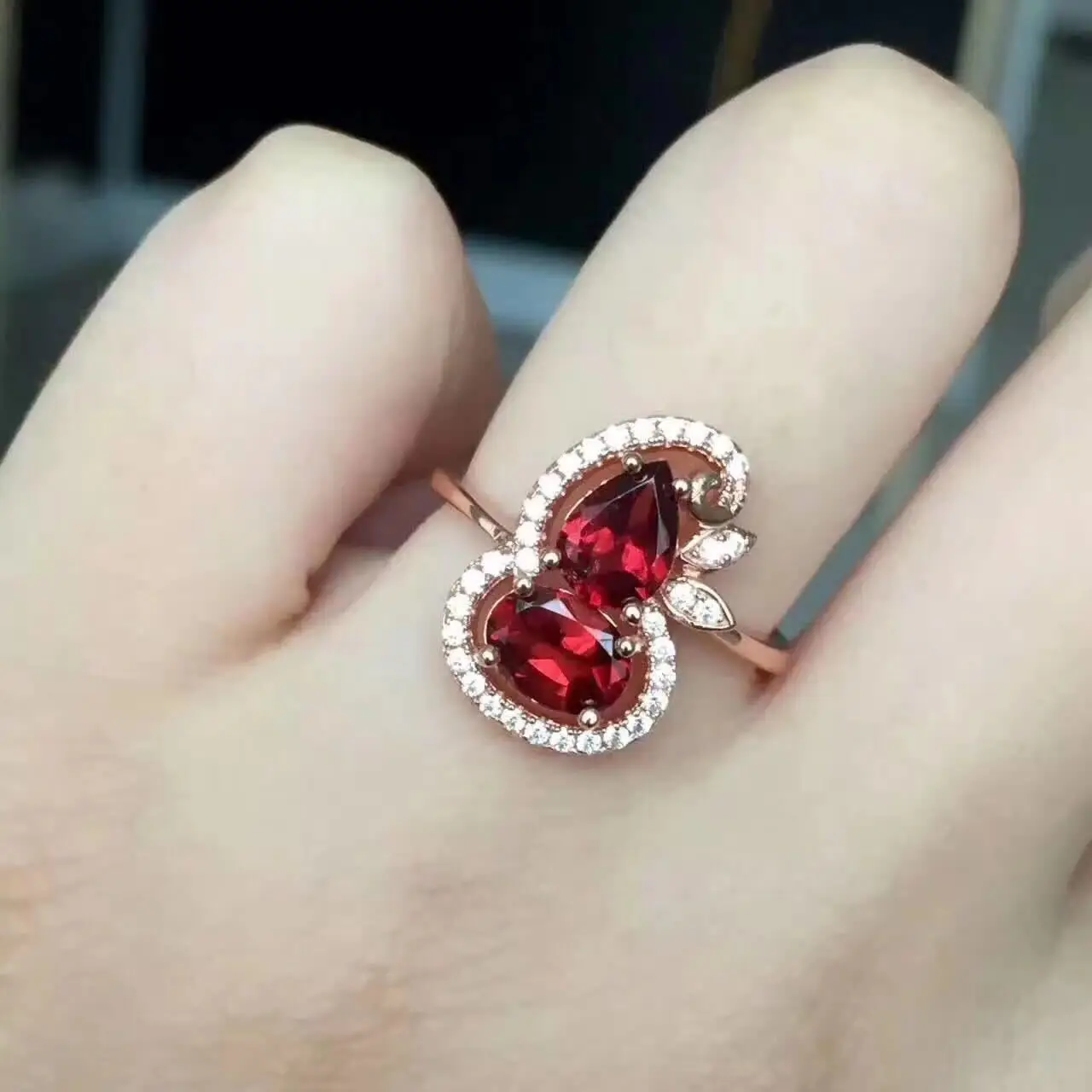 

Elegant Rose Gold Plated Gems Gourd Ring for Good Lucky Wealth Jewelry Cocktail Party Women's Ring Zircon Crystal Ring Jewelry