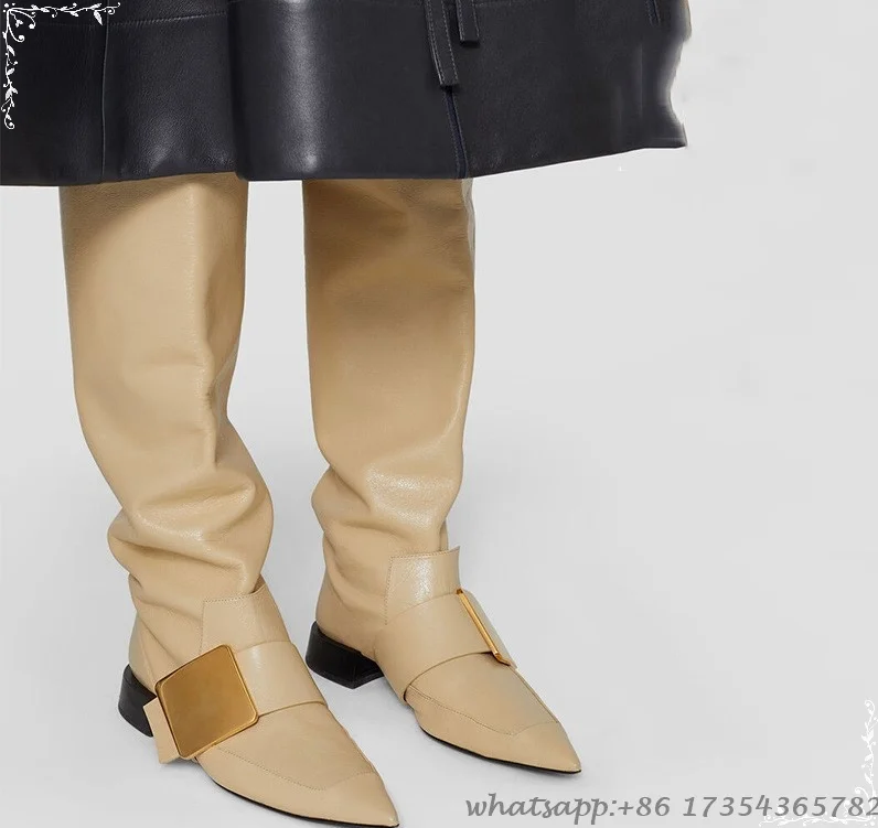 

Однотонные высокие сапоги до колена с острым носком на плоской подошве, сапоги из воловьей кожи с металлической квадратной пряжкой и рукава...