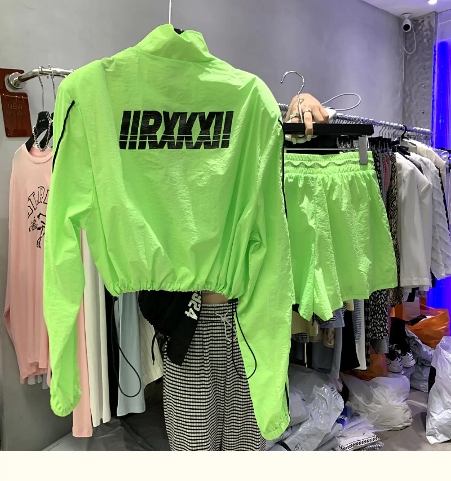 

Casual Two-Piece Suit Women's 2021 Summer Thin New Stand Collar Color Matching Loose Long Sleeve Coat Sports Jacket Shorts Suit