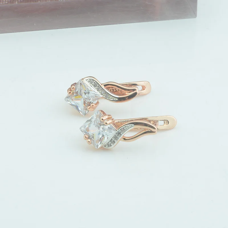 Женские серьги подвески с ромбовидным камнем из Кубического циркония 585 пробы