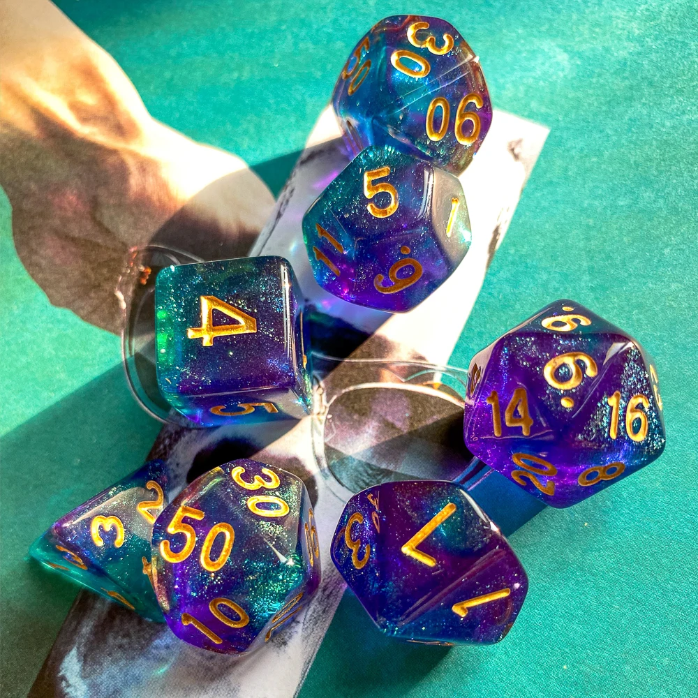 7Pcs/Set with Glitter Purple Green DND Dice Set D4 D6 D8 D10 D% D12 D20 Polyhedral for Role Playing Board Game RPG MTG | Спорт и