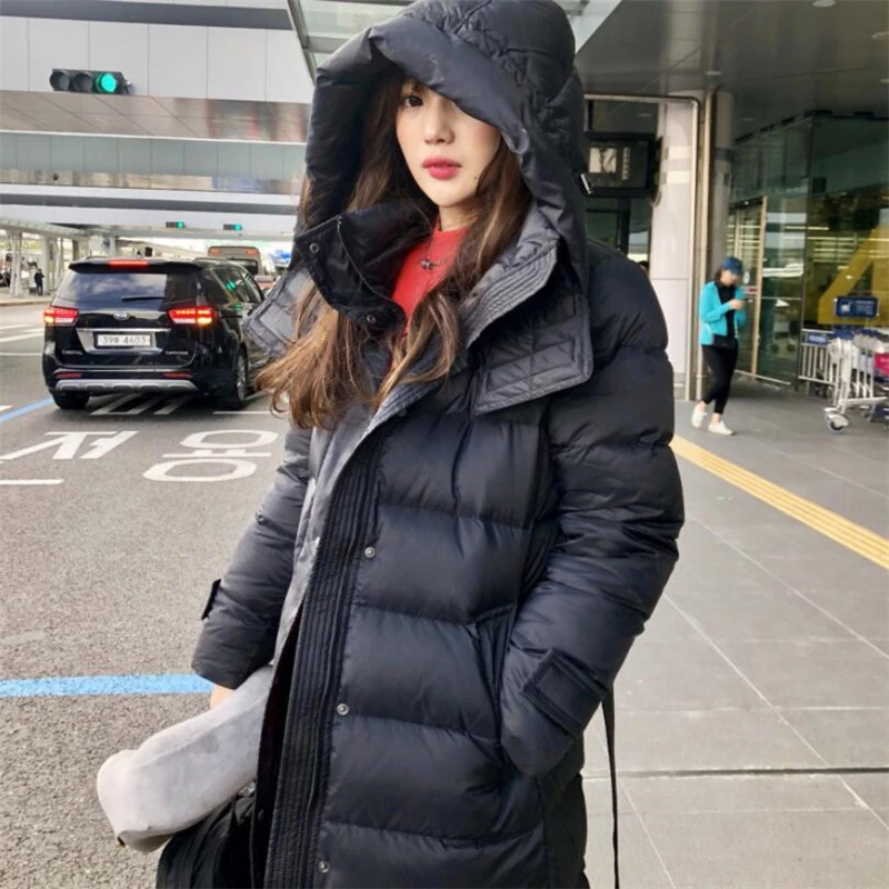 Брендовый длинный пуховик Женский облегающий пальто для женщин с перьями зимняя