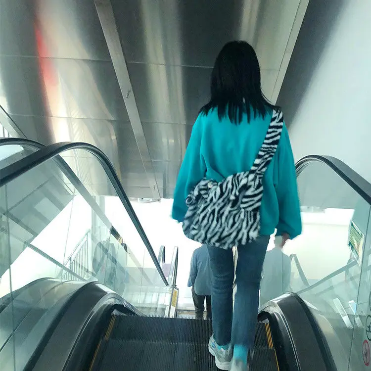 Vintage Leopard Pattern Cool Girls Purse Handbags Soft Plush Furry Women Messenger Bag Elegant Faux Fur Ladies Shoulder Bags | Багаж и