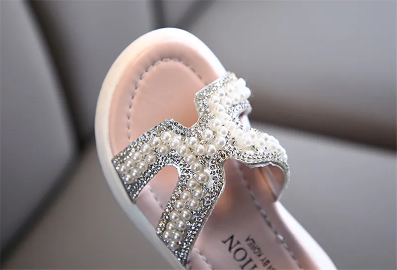 

Girls Fashion Slippers Outdoor Kids Green Pink Beach Shoes Non-slip 2020 Summer Child Leisure Flat Shoes Size 28-38