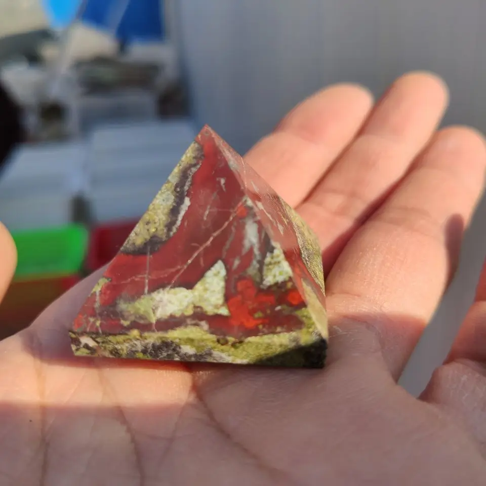 

Natural Dragon Blood Stone Quartz Pyramide Healing Decoration Gift 1Pcs