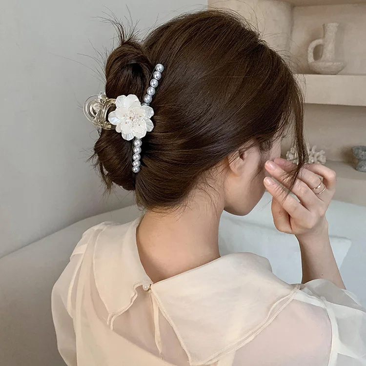 

Korean Pearl Floral Hair Clips Hair Claws Fairy Flower Large Catch Clip Hairpin Lady Shark Clip Hair Accessories for Women Girl