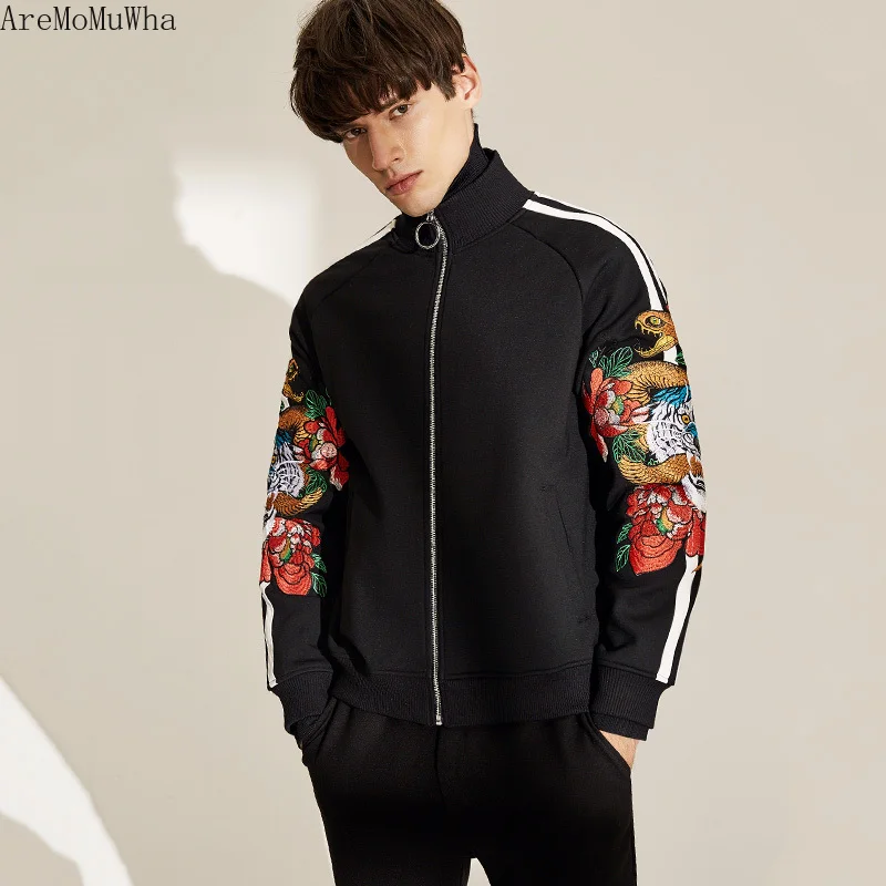 

Новинка весна-осень 2020 года, Бейсбольный воротник Yokosuka в китайском стиле с цветочной вышивкой, бархатная куртка