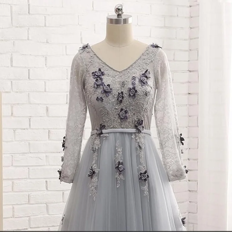 

Gray Tulle Prom Dresses Sweep Train Long Sleeves Flowers Top Beaded Lace-up Back V-neck Elegant Evening Dresses
