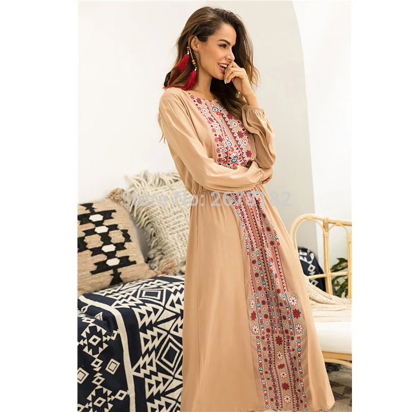 Длинное черно серое мусульманское платье с принтом исламское женское Дубай