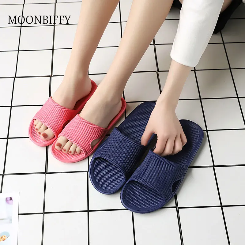 

Женские шлепанцы для ванной ЭВА, летние домашние тапочки, Нескользящие, с мягкой подошвой, удобная Пляжная обувь для пар