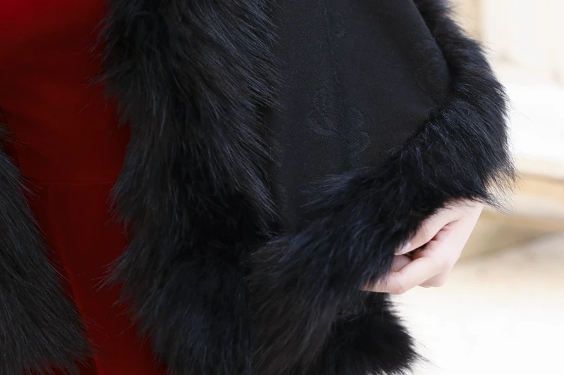 

Faux Fur Wrap With Flowers Pattern 2020 New Elegant Bridal Coat Fall Winter Shrug Hot Bride Wedding Accessories