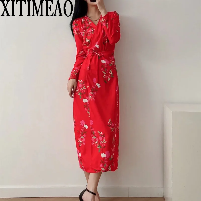 

Женское платье с длинным рукавом, V-образным вырезом и поясом