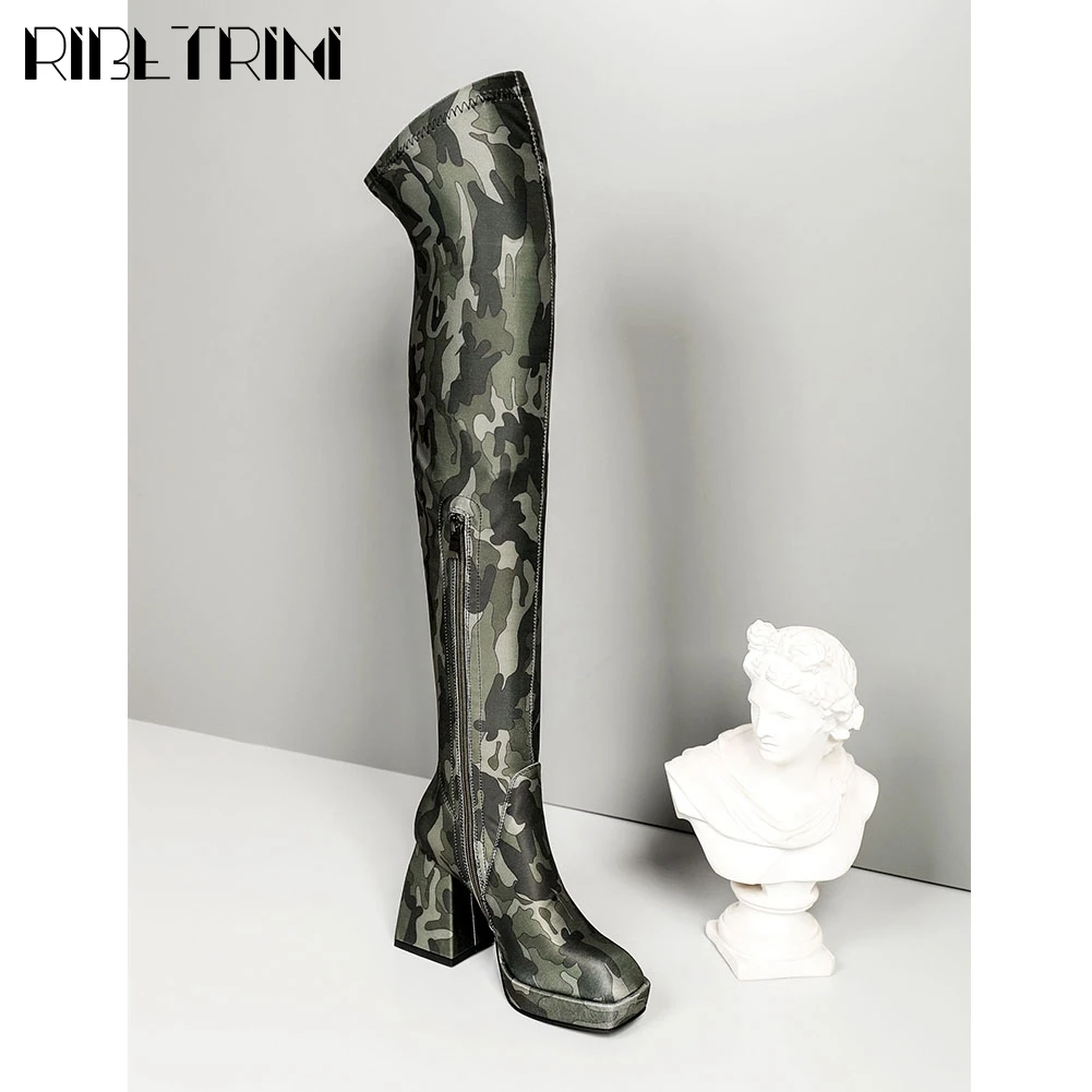 

Женские сапоги выше колена на платформе, на квадратном каблуке