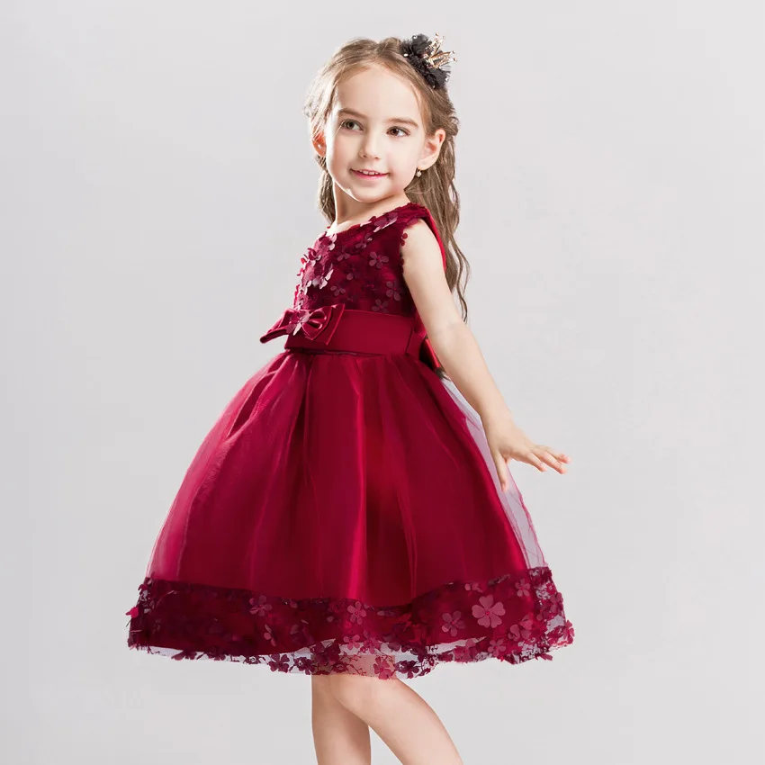 Романтическое многослойное платье из сетчатой ткани с объемным цветком и бантом