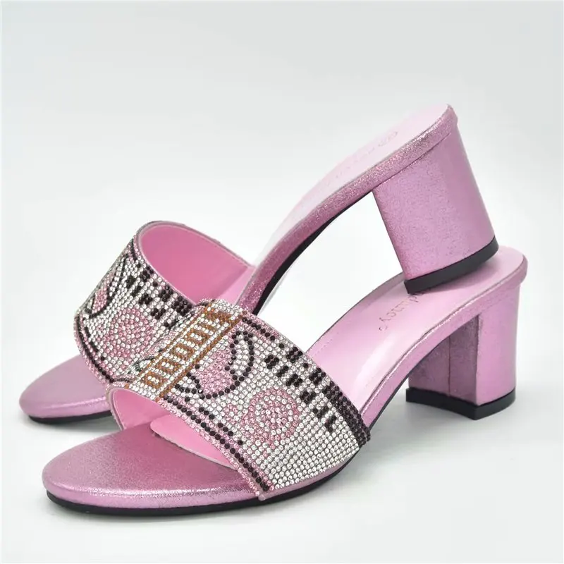 

Newest Fashion Pattern Mosaic Slippers African Style Slippers For Women Middle Heel With Stones Slippers
