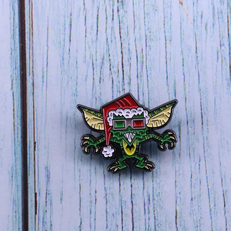 

Fashion Christmas Brooches Santa Claus Hat Snowflake Penguin Gingerbread Man Pins Badges Brooch New Year Gifts