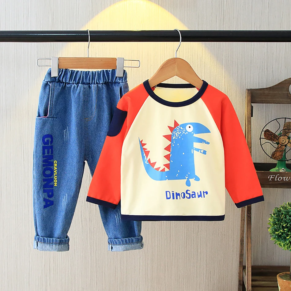 Футболка и джинсовые брюки для мальчиков с длинным рукавом |