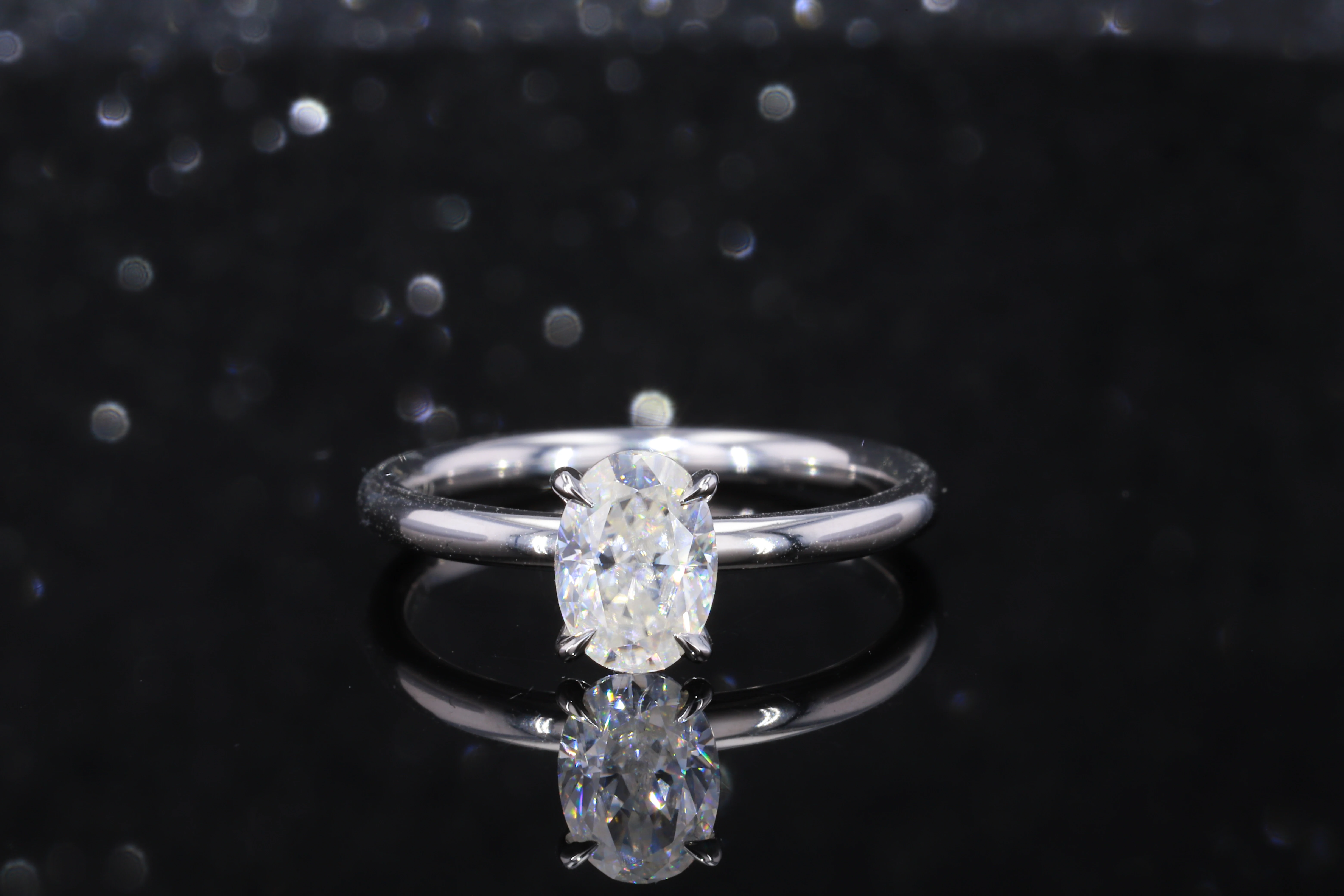 Женское кольцо с муассанитами овальной формы 7*9 мм|Кольца| |