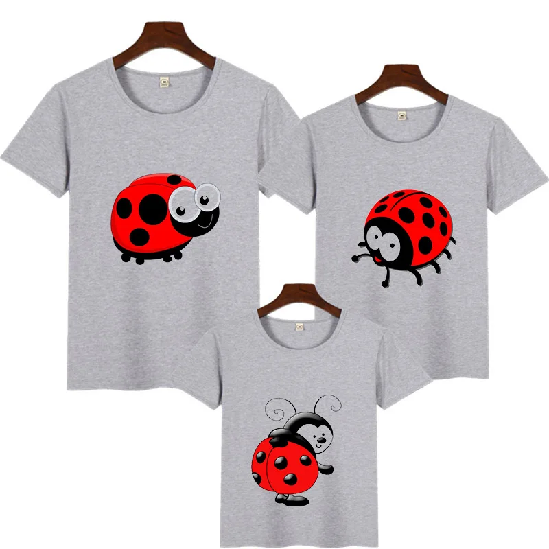 Футболка с божьей коровкой для родителей и детей одинаковая семейная одежда