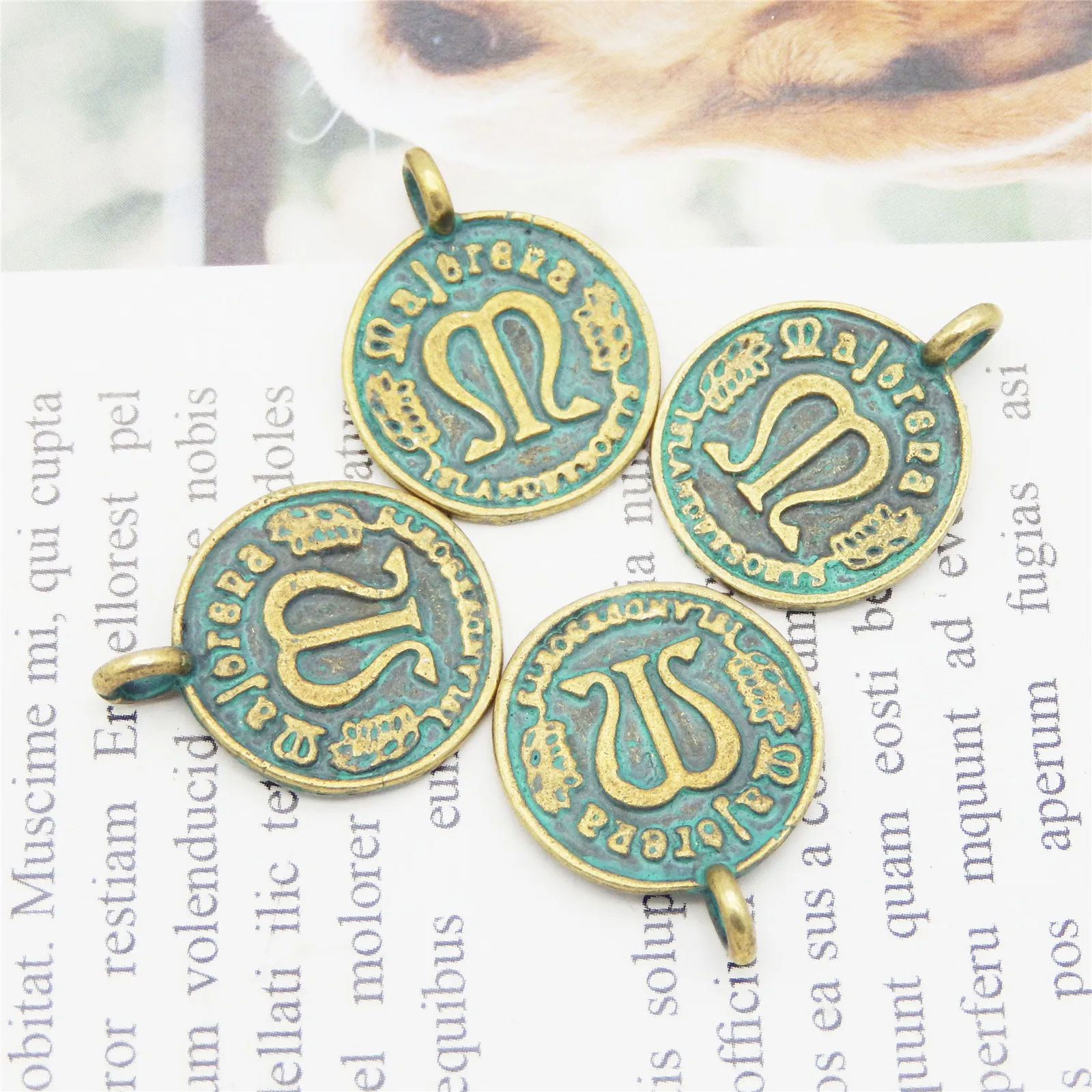 (20Piece)Punk Coin Shape Vintage Alloy Necklace Pendant Unisex Bracelet Charms 22*17mm Bag Hanger Jewelry Handmade Crafts 52078|jewelry craft