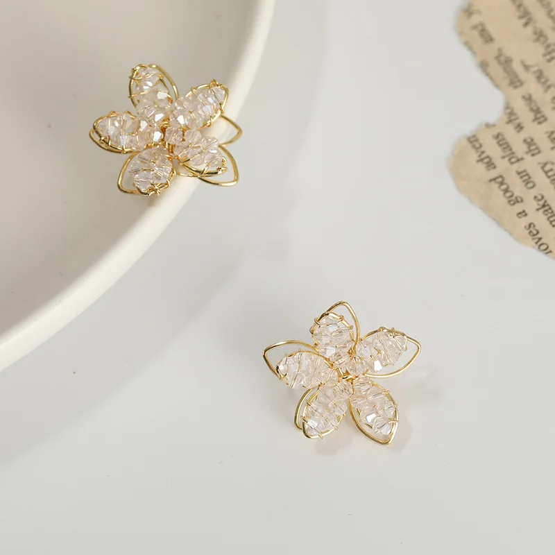 

Sweet Crystal Flower Stud Earrings For Women Korean Jewelry Elegant Shiny Party Wedding Accessories Earrings 2021 Trend