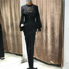 Женское платье с длинным рукавом и высоким воротом