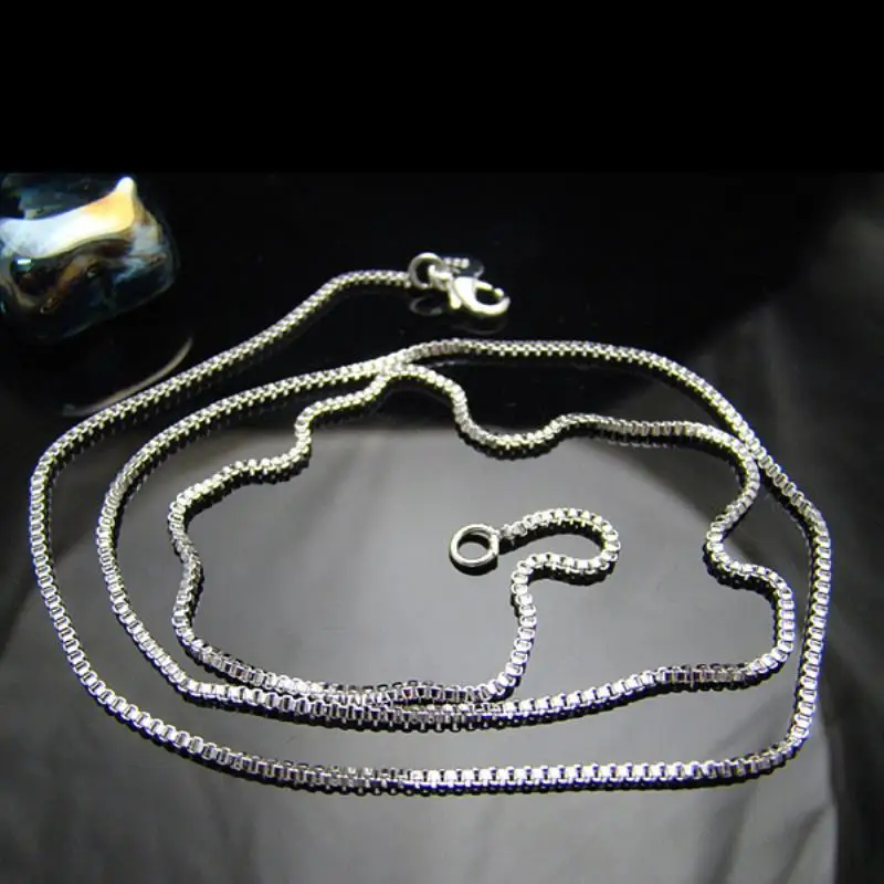 Ожерелье-цепочка женское стильное простое ожерелье в коробке серебристого цвета