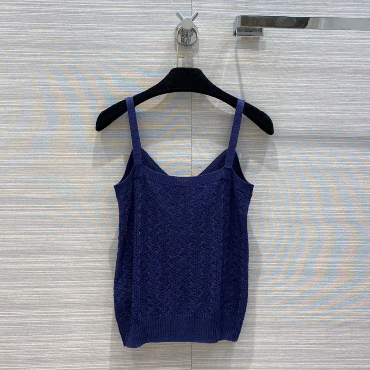 

2021 summer women's new casual simple joker solid color small v-neck knitted suspender short vest