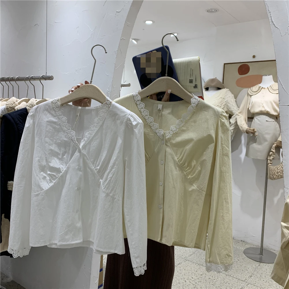 

SHENGPALAE Sweet Simple Lace Patchwork Blouse Women's Spring 2021 New V-neck Single Breasted Long Sleeve Shirt Female 5B100A