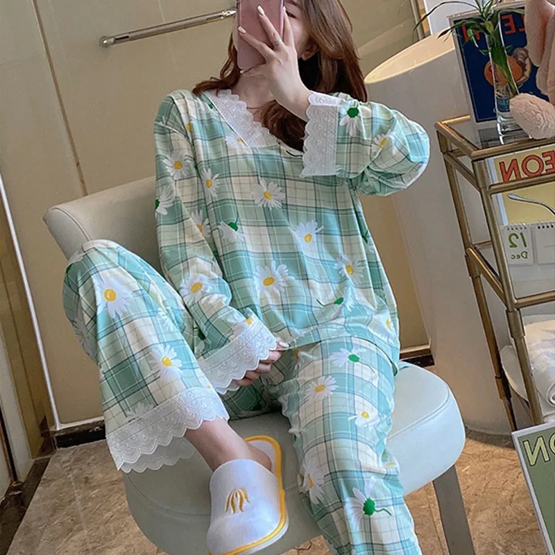 

Ladies Autumn And Winter New Plaid Sweet Pajamas Suit various colors