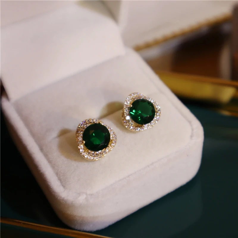 

Studded female pure silver retro S925 silver needle temperament simple small high-level feeling Korea